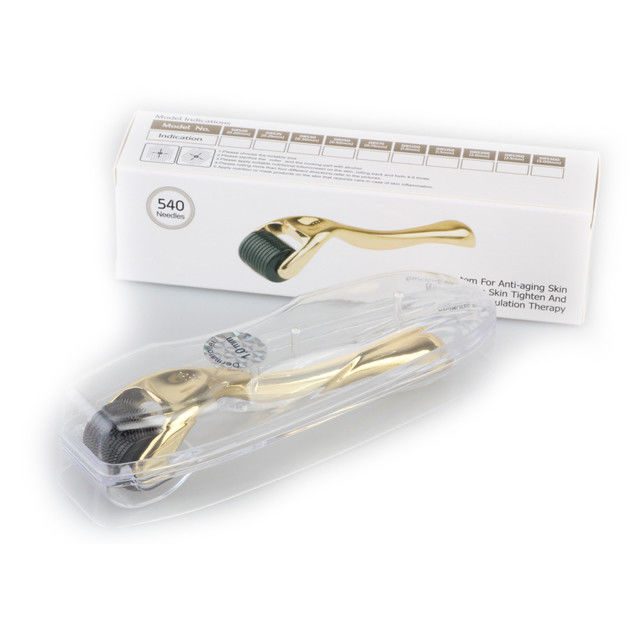 Home NO Stecker Typ 540-Pin Derma-Roller mit Goldfarben-Griffe Hautverjüngung